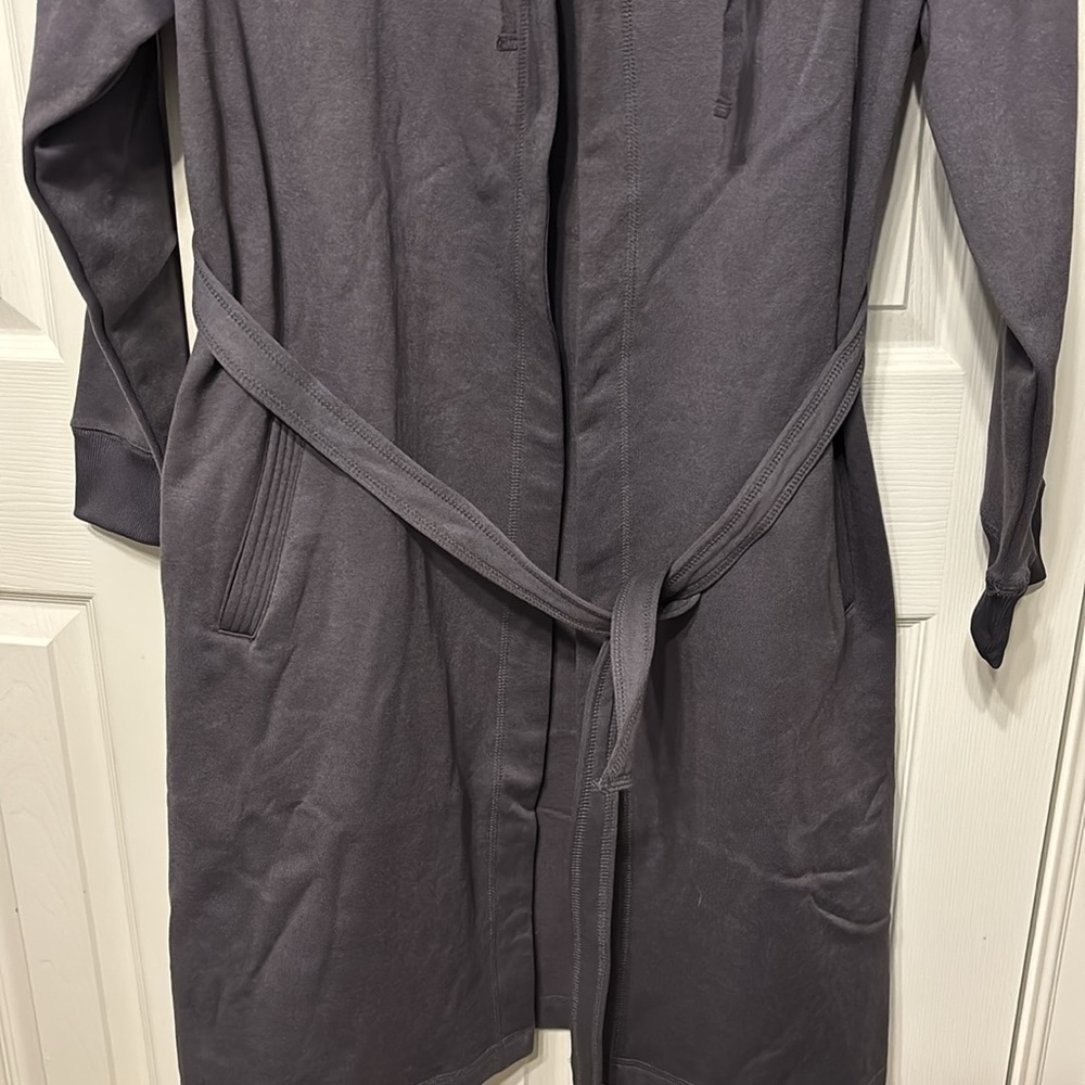Black Hooded Robe - Picture 3 of 13